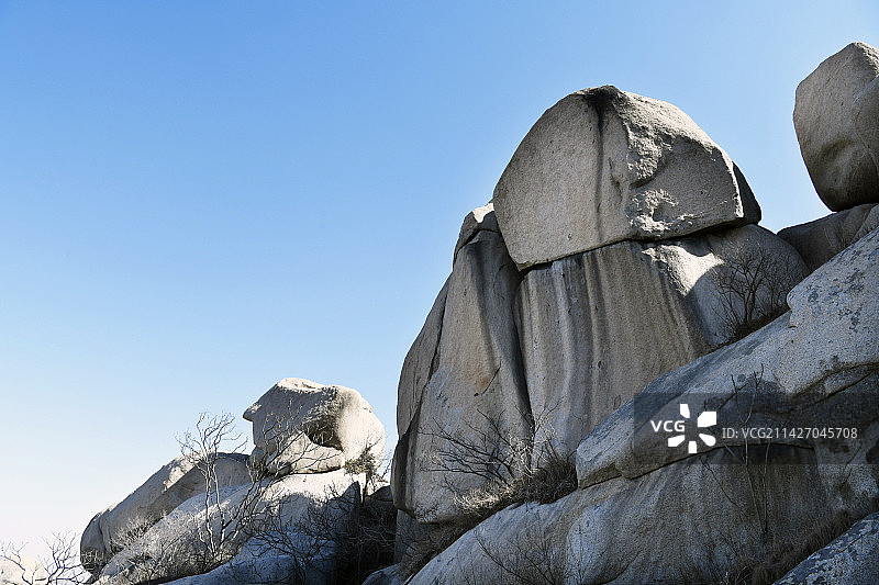 中国国家地质公园山东济宁邹城市峄山奇石景观图片素材