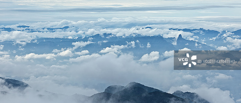 台州神仙居云雾缭绕群山积云云海图片素材