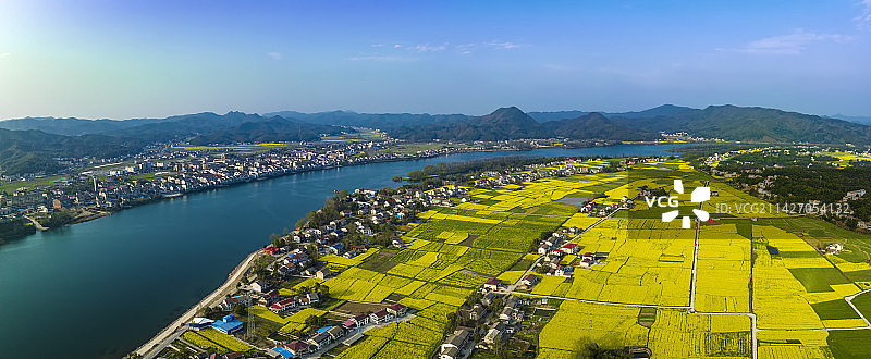 春天 旅游 目的地 油菜花 高视角 乡村 景点 户外 自然图片素材