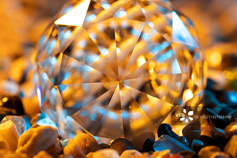 光彩夺目的宝石图片素材