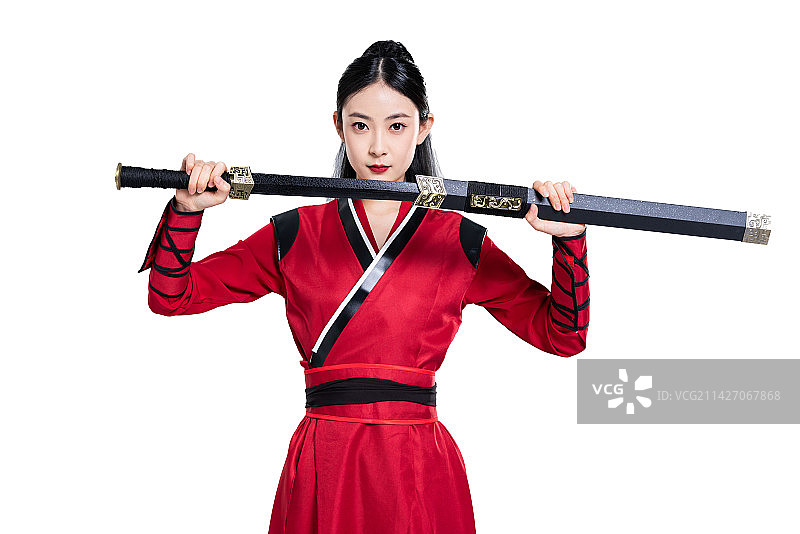 手握长剑的女侠客图片素材