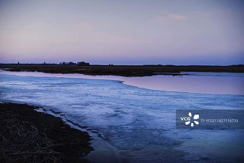 江畔早春进行曲图片素材