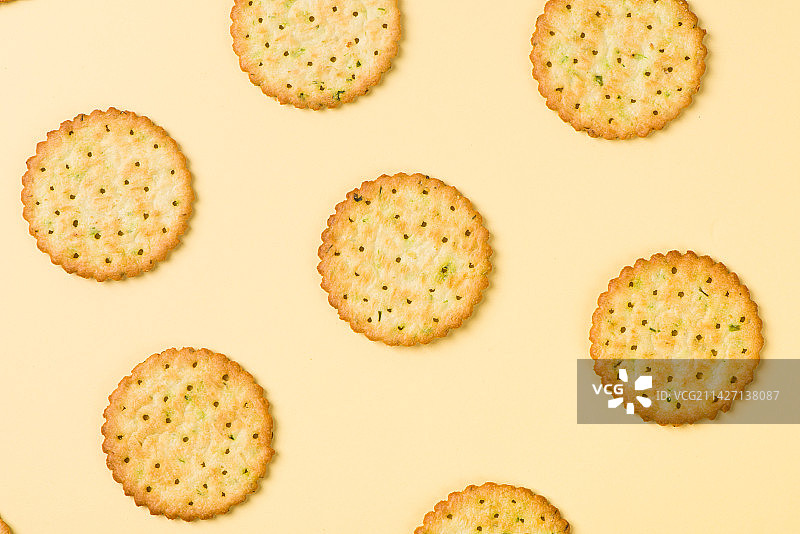 圆形薄脆香葱饼干图片素材