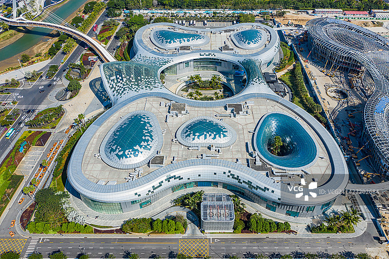 航拍海南三亚国际免税城一期 三亚海棠湾免税购物中心 地标建筑图片素材
