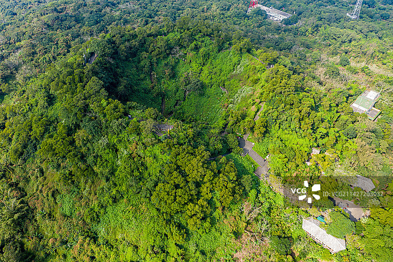 休眠火山 航拍海南海口火山口国家地质公园风炉岭火口 中国雷琼世界地质公园 海口石山火山群国家地质公园图片素材