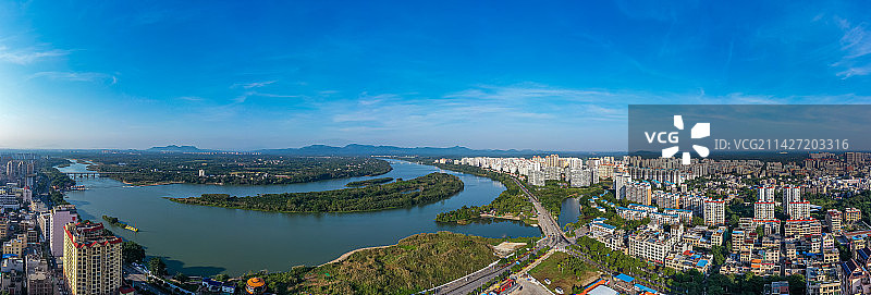 航拍万泉河海南琼海市区段 琼海嘉积水电站库区 热带河流湿地图片素材