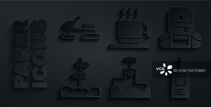 奖杯、获奖者领奖台、徒步背包、道路图片素材