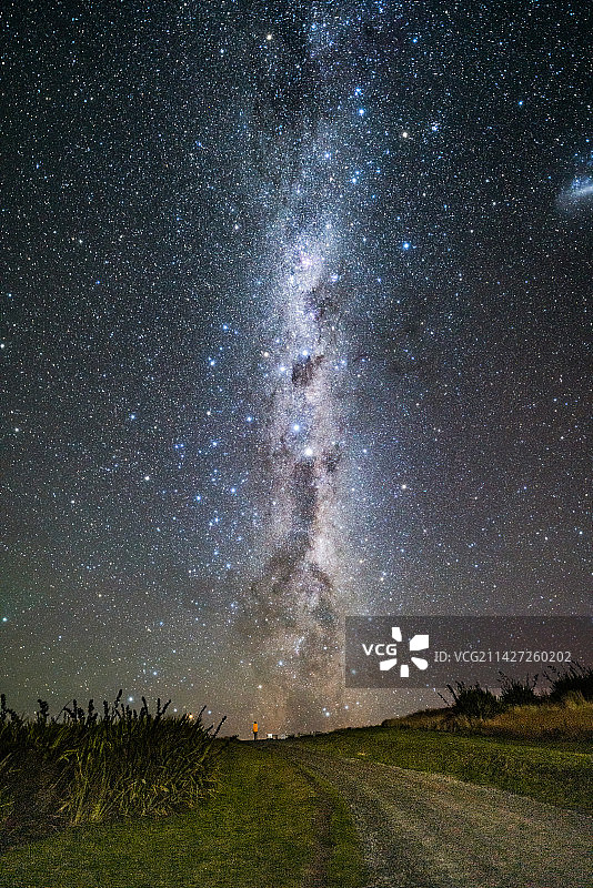 南半球银河拱桥南极光星云黄道光图片素材