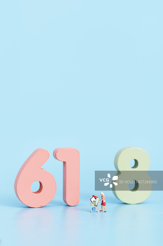 618数字微缩创意年中购物节图片素材