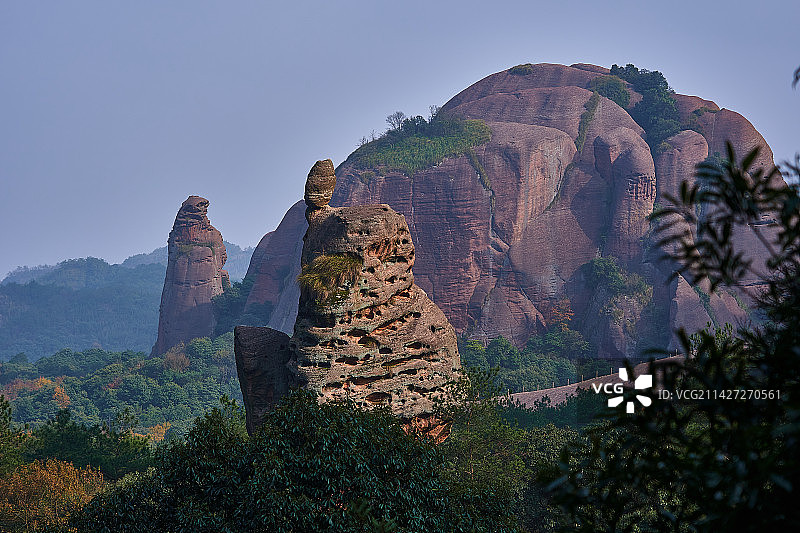 喀斯特地貌的山峰图片素材