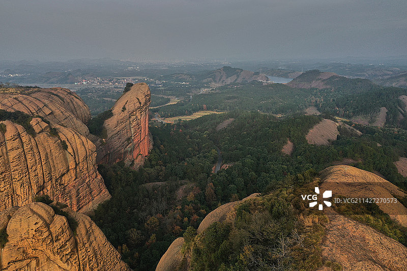 喀斯特地貌的山峰图片素材