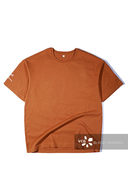 咖啡色T恤，白底图图片素材