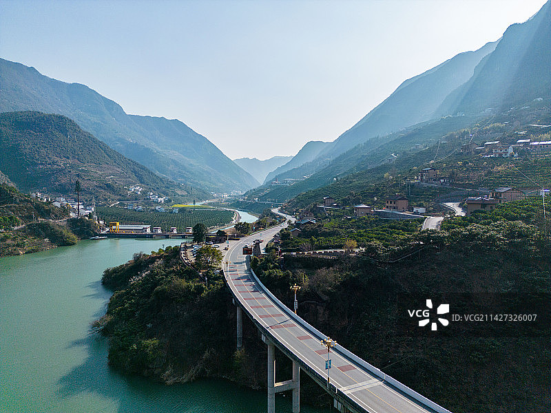湖北省兴山县的最美水上公路图片素材
