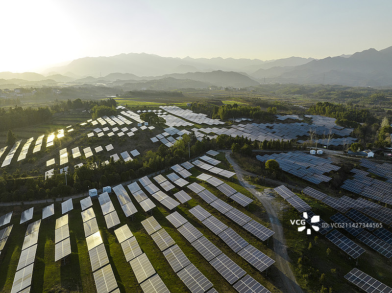 太阳能光伏发电厂图片素材