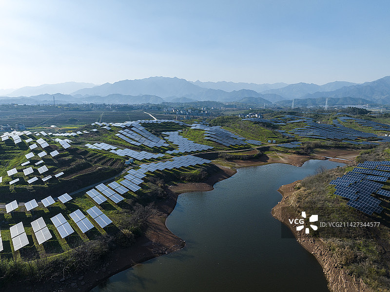 太阳能光伏发电厂图片素材