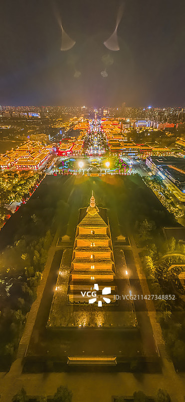 陕西省西安市雁塔区大慈恩寺大雁塔大唐不夜城城市夜景风光航拍上帝视角图片素材