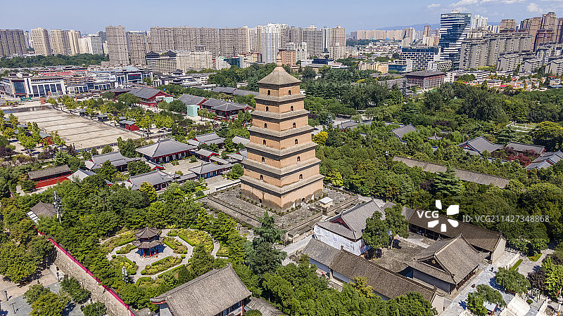 陕西省西安市雁塔区大慈恩寺大雁塔大唐不夜城城市风光航拍上帝视角图片素材