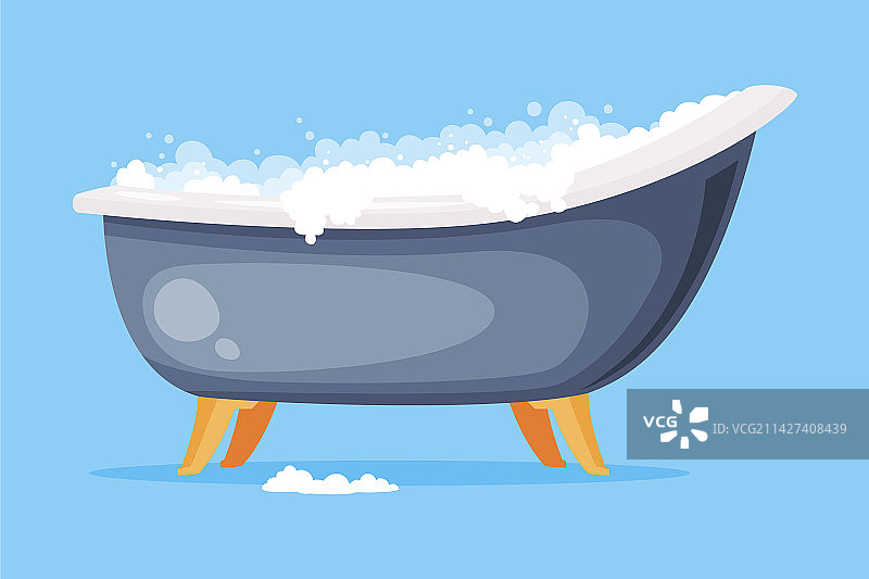 装满肥皂水的铸铁浴缸图片素材