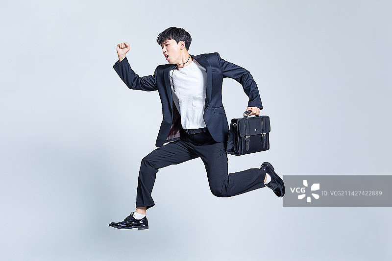 Z世代 新职员 商人 白领 个性跳跃图片素材