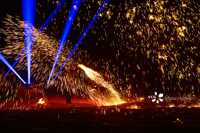 非物质文化遗产民俗表演打树花图片素材