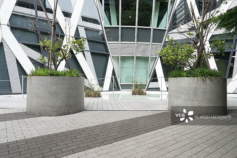 写字楼下面的广场图片素材