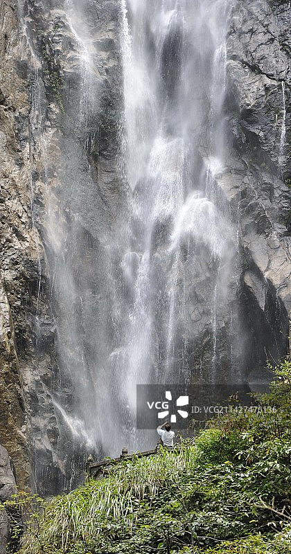 明月山瀑布图片素材