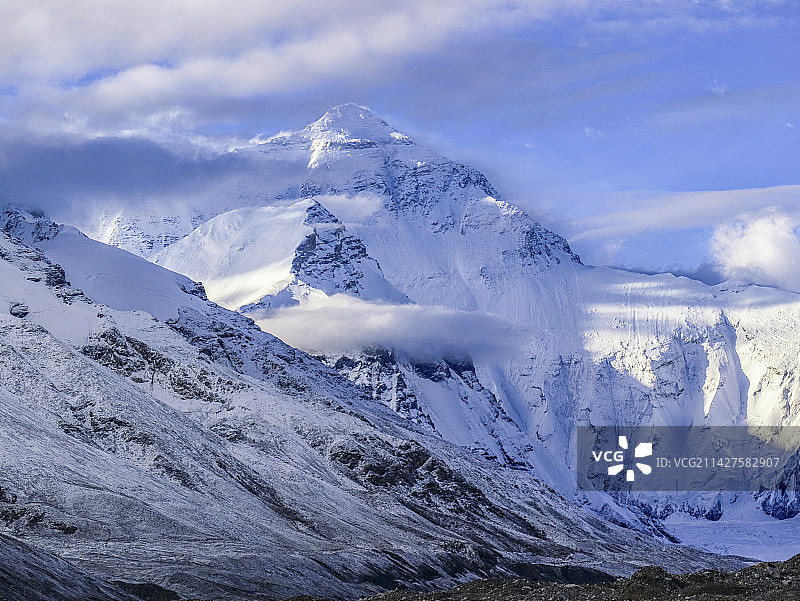 雄伟的珠穆朗玛峰图片素材