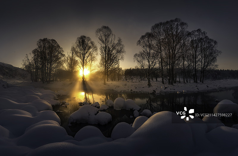不冻河日落图片素材