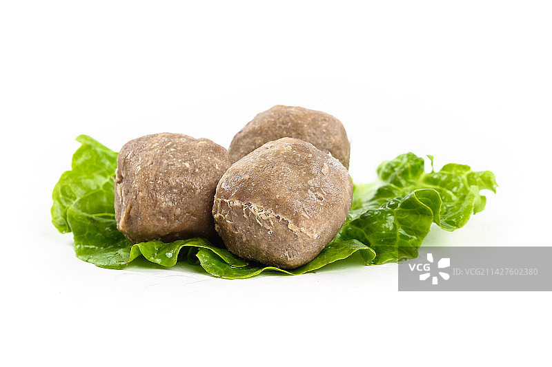 白底上放着牛肉丸图片素材