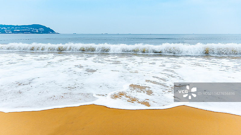 阳江海陵岛上一处无人的海滩图片素材
