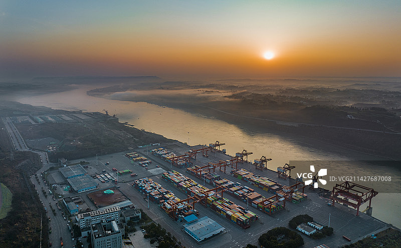 宜宾港之晨图片素材