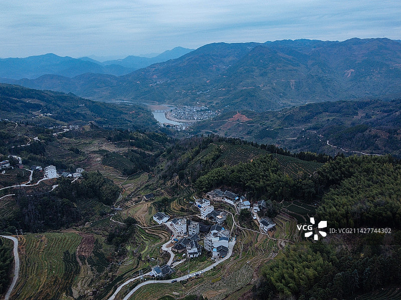 茶园 梯田 卓笔峰 叠石山 下拓坑村 春坪顶 福建 宁德图片素材