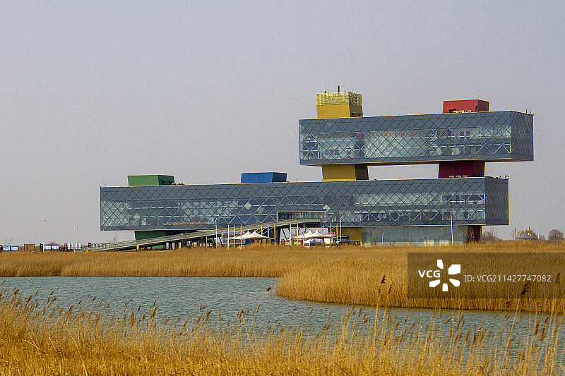 视觉中国：山东东营黄河口生态旅游区远望楼图片素材