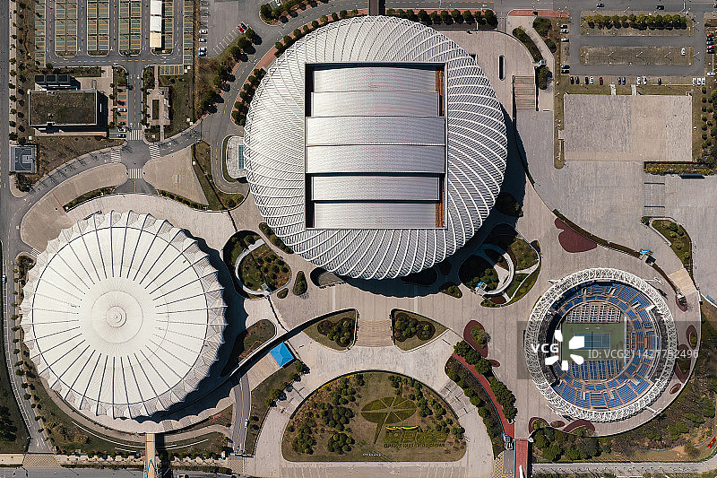 航拍武汉光谷地标建筑网球中心图片素材