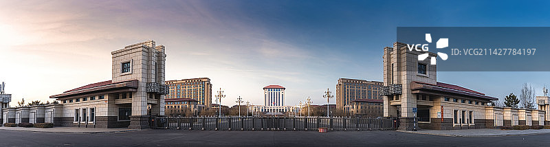 太原理工大学正门图片素材