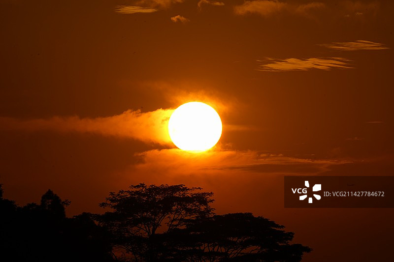 广州从化天人山水大地艺术园日落图片素材