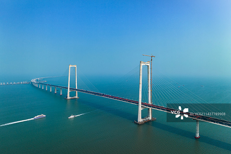 铺完沥青路面的深中通道中山大桥图片素材