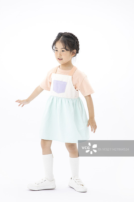 学习舞蹈的的小女孩图片素材