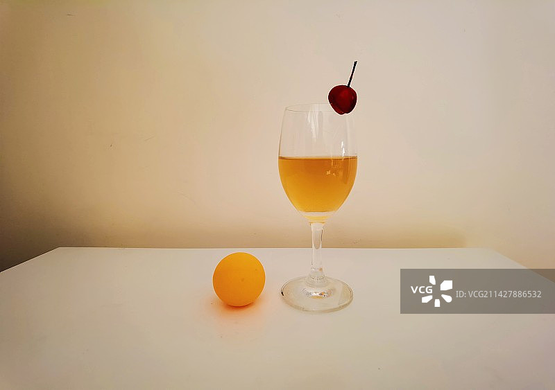 极简静物果汁饮料图片素材