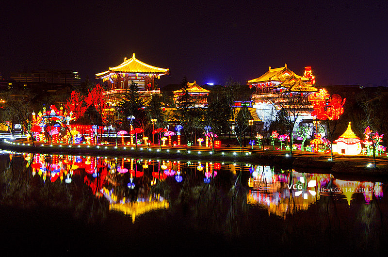 陕西西安大唐芙蓉园夜景图片素材