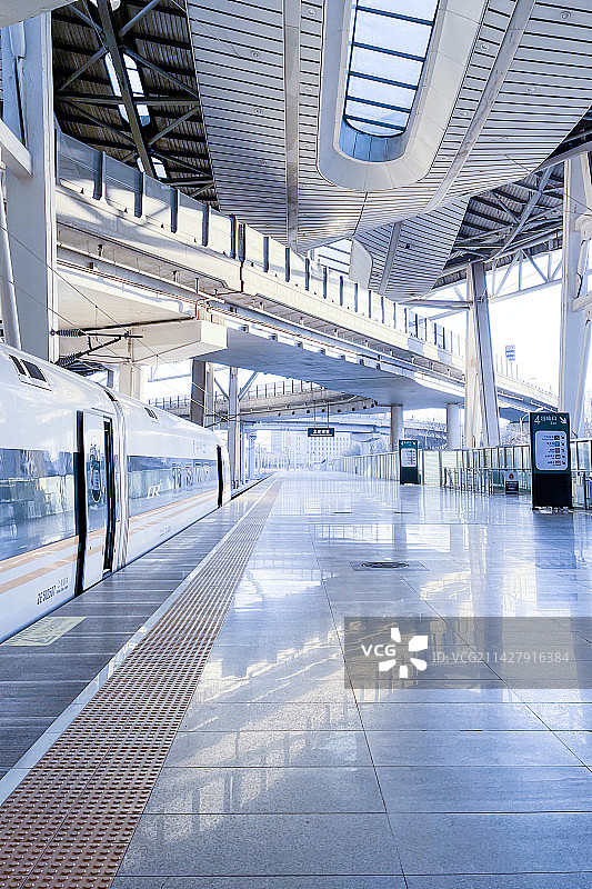 北京南站的高铁站台图片素材