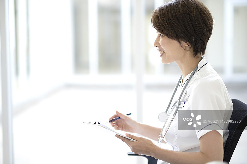 微笑的医生图片素材