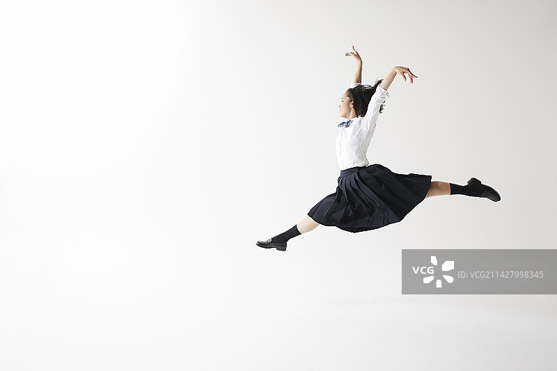 高中女生舞蹈图片素材