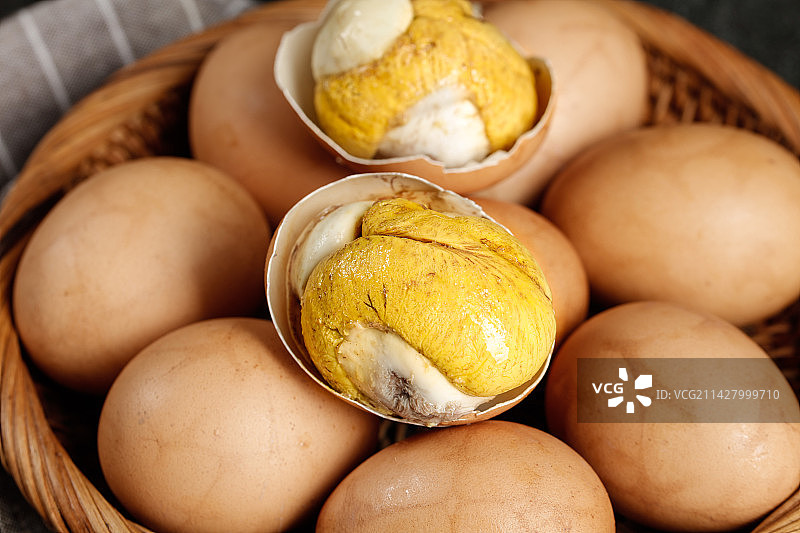 篮子里装着毛蛋图片素材