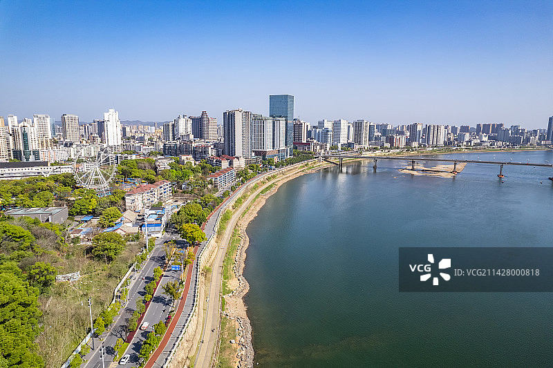 中国湖南省株洲市湘江河东岸风光图片素材