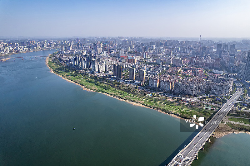 中国湖南省株洲市湘江河西岸风光图片素材