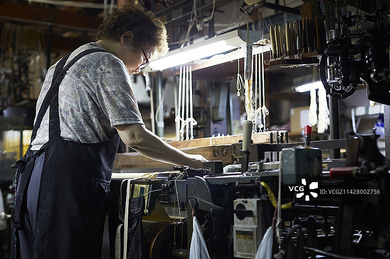 西阵织的机械与工匠图片素材