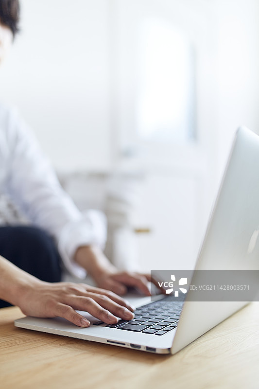 手操作电脑图片素材