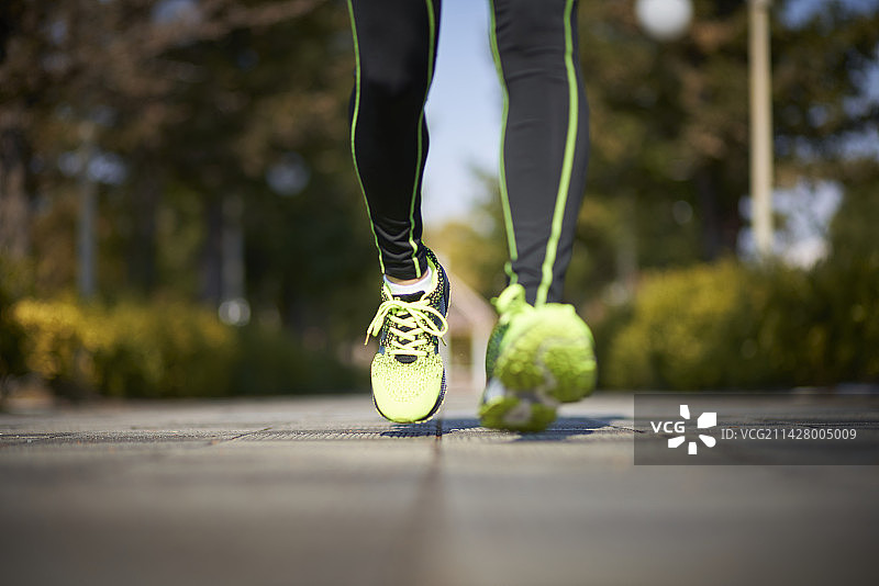 男人跑步图片素材