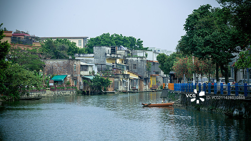 安静的河道图片素材